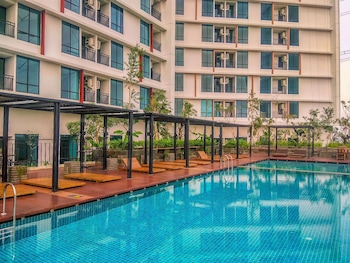 warm studio with city view at lrt city bekasi apartment