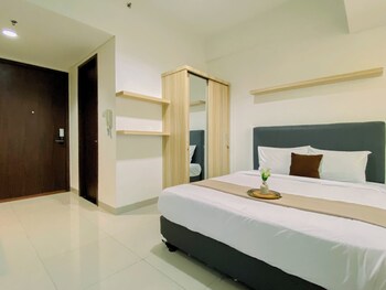 Warm Studio With City View At Lrt City Bekasi Apartment,,2 star