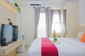 Chic Studio Near Trans Studio Cibubur At Transpark Cibubur Apartment,,2 star