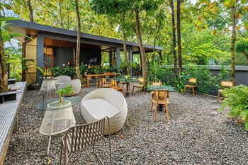 guru giri forest cabin studio villa include breakfast