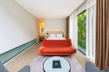 guru giri forest cabin studio villa include breakfast
