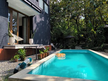 guru giri forest cabin studio villa include breakfast