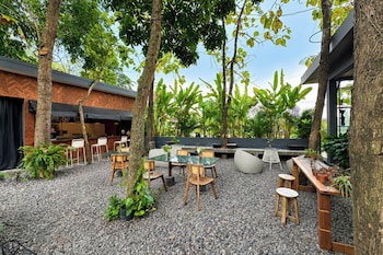 guru giri forest cabin studio villa include breakfast