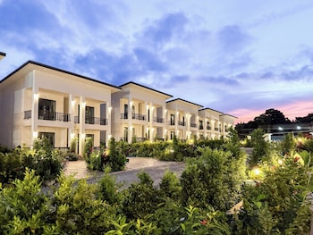 khanom paradise resort