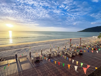 khanom