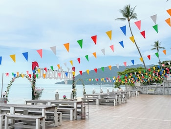 khanom
