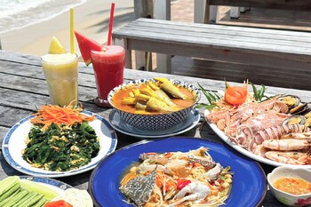 khanom