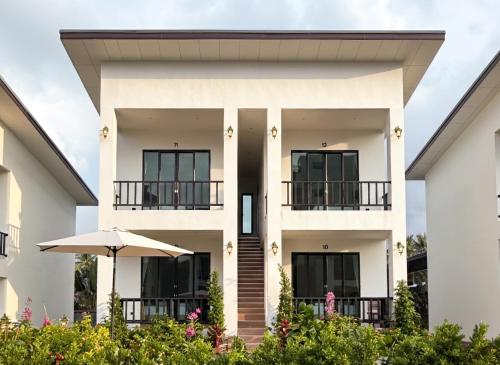 khanom paradise resort