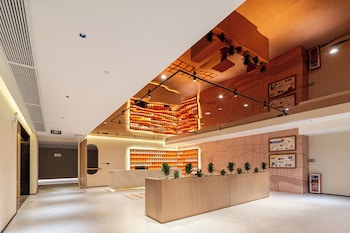 pin hotel guangzhou beijing road pedestrian street gongyuanqian metro station branch free deliver service to guangzhou baiyun international airport and free deliver service to canton fair complex during canton fair period