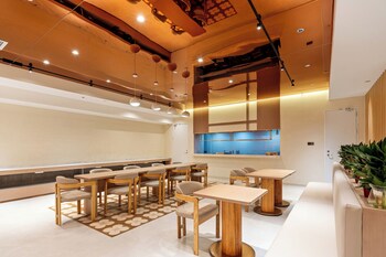 pin hotel guangzhou beijing road pedestrian street gongyuanqian metro station branch free deliver service to guangzhou baiyun international airport and free deliver service to canton fair complex during canton fair period