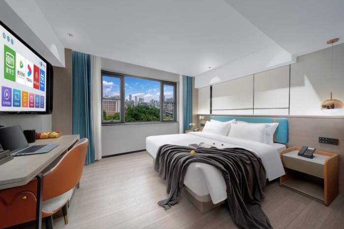 pin hotel guangzhou beijing road pedestrian street gongyuanqian metro station branch free deliver service to guangzhou baiyun international airport and free deliver service to canton fair complex during canton fair period
