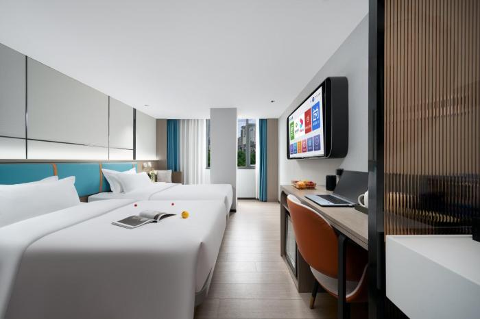 pin hotel guangzhou beijing road pedestrian street gongyuanqian metro station branch free deliver service to guangzhou baiyun international airport and free deliver service to canton fair complex during canton fair period