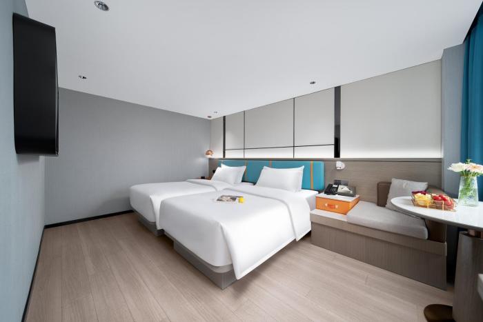 pin hotel guangzhou beijing road pedestrian street gongyuanqian metro station branch free deliver service to guangzhou baiyun international airport and free deliver service to canton fair complex during canton fair period