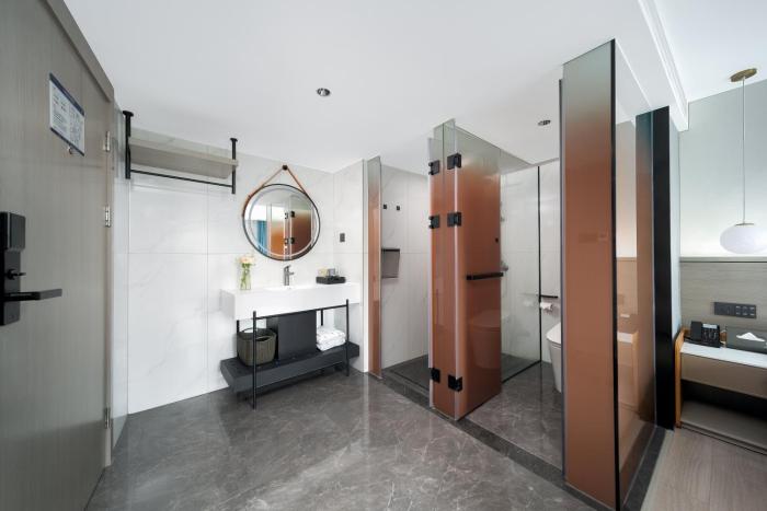 pin hotel guangzhou beijing road pedestrian street gongyuanqian metro station branch free deliver service to guangzhou baiyun international airport and free deliver service to canton fair complex during canton fair period
