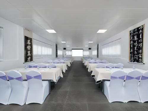 pin hotel guangzhou beijing road pedestrian street gongyuanqian metro station branch free deliver service to guangzhou baiyun international airport and free deliver service to canton fair complex during canton fair period