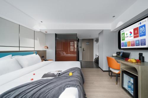 pin hotel guangzhou beijing road pedestrian street gongyuanqian metro station branch free deliver service to guangzhou baiyun international airport and free deliver service to canton fair complex during canton fair period