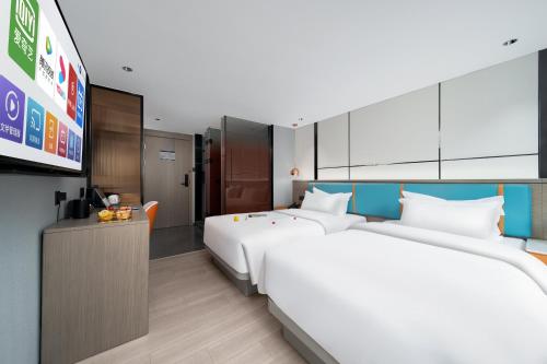 pin hotel guangzhou beijing road pedestrian street gongyuanqian metro station branch free deliver service to guangzhou baiyun international airport and free deliver service to canton fair complex during canton fair period