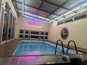 Kota Bharu Family Bungalow Homestay,,3 star