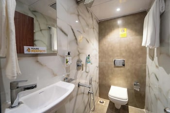 hotel baverly by glitz hotels