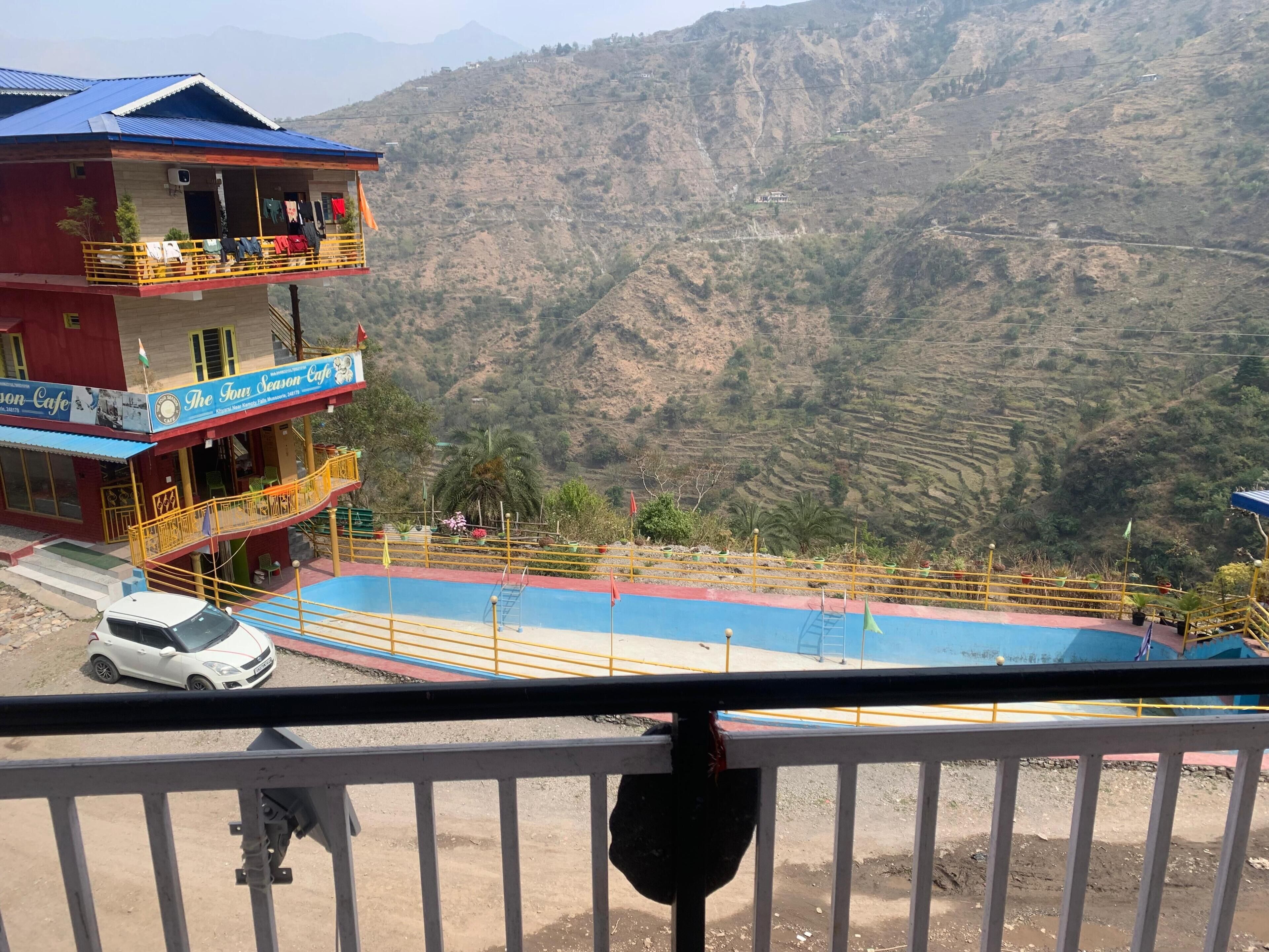 hotel maitri