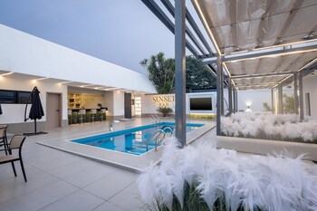 the palms classic hotel