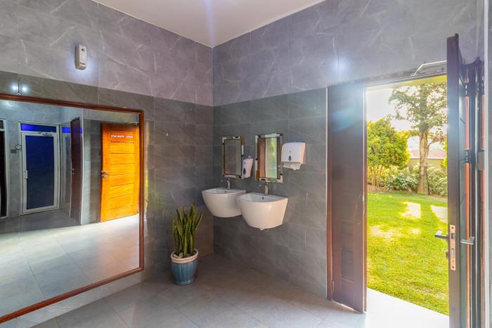 valley bloom hotel kyanja