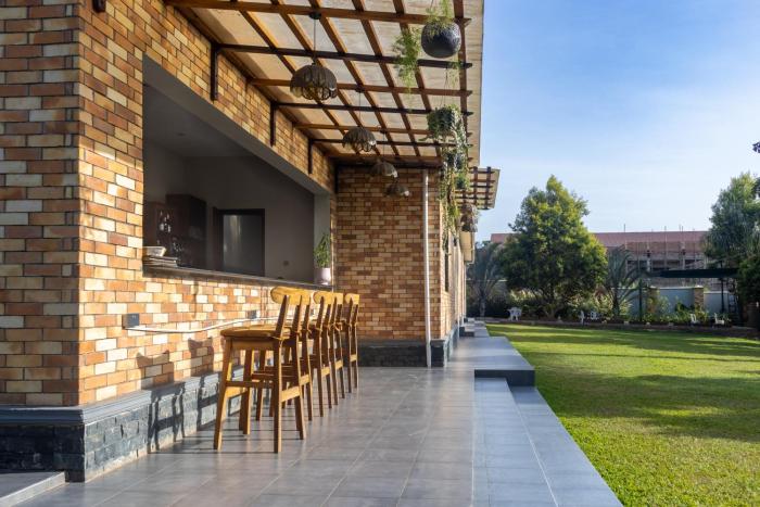 valley bloom hotel kyanja