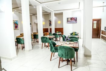 Stratton38 Hotel,,3 star