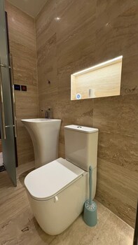 Peravi Residence,,5 star