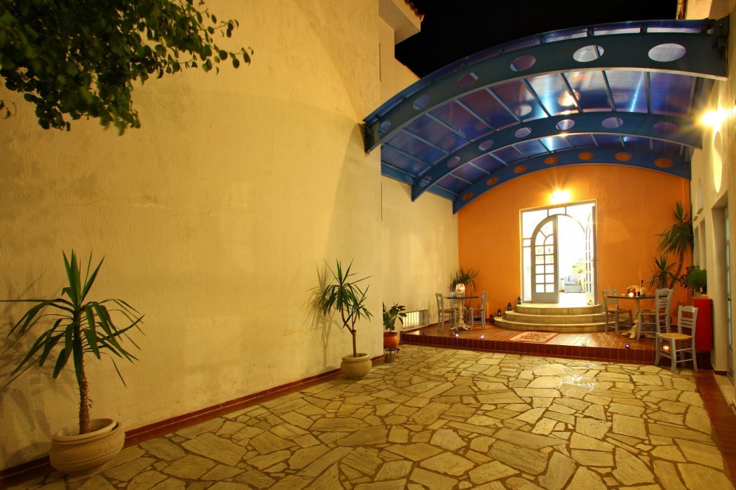 dolphin hotel