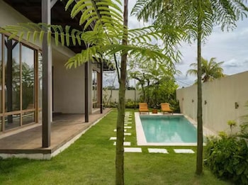 Koo Villa,,3 star
