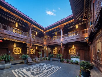 yiyun tingju viewing ancient courtyard