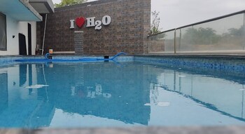 H2o Valley Lgatpuri,,2 star