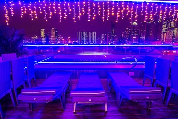 jade hotel and suites