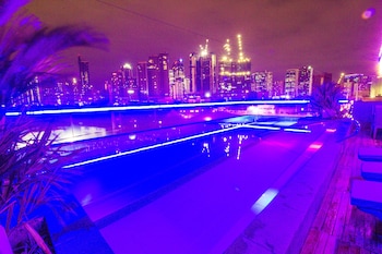jade hotel and suites