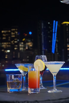 jade hotel and suites