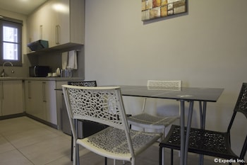 jade hotel and suites