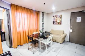 jade hotel and suites