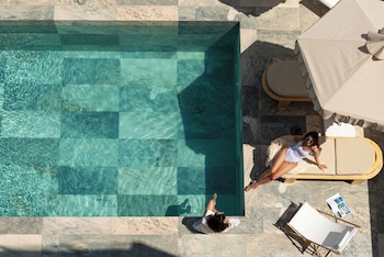 Fos Luxury Suites,,4 star