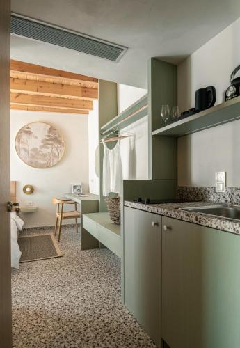 fos luxury suites