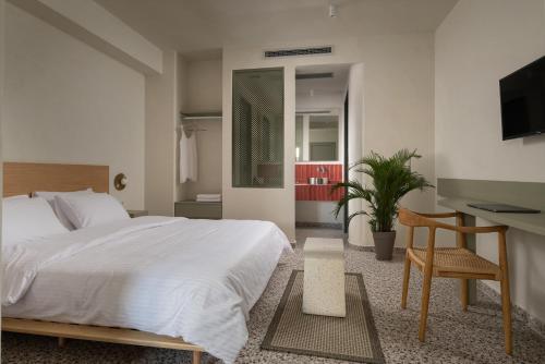 fos luxury suites