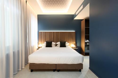 therooms by thefloor collection