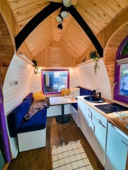 Pura Vida Downtown Tiny Houses,,2 star