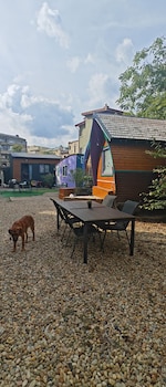 Pura Vida Downtown Tiny Houses,,2 star