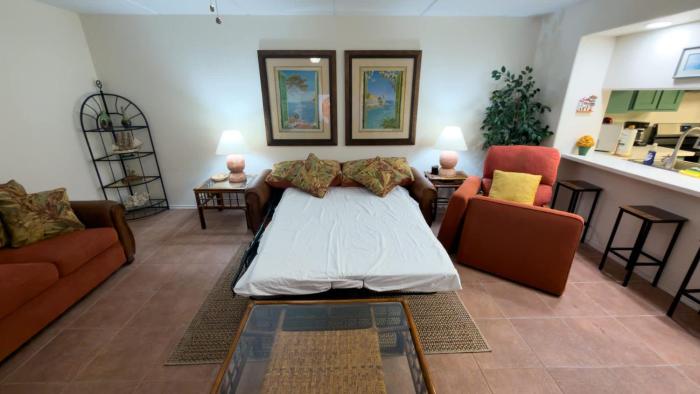 renovated 1st floor beach 250ft pool 2 bedroom apts