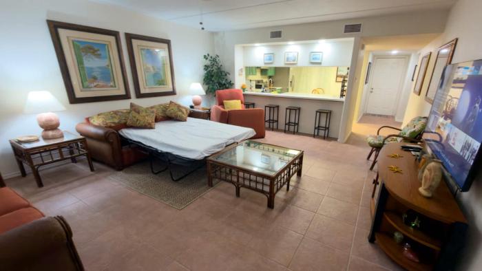 renovated 1st floor beach 250ft pool 2 bedroom apts