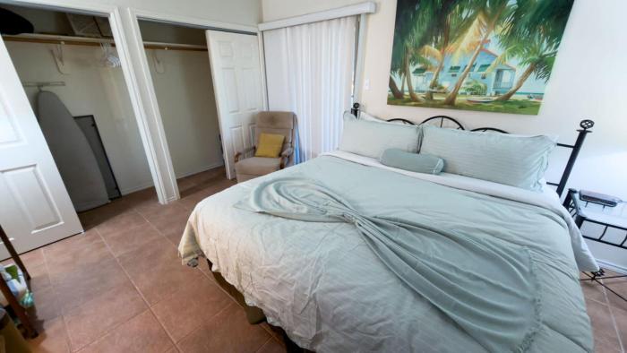 renovated 1st floor beach 250ft pool 2 bedroom apts