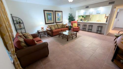 renovated 1st floor beach 250ft pool 2 bedroom apts