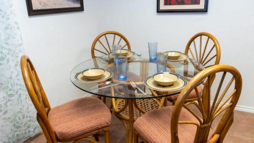 renovated 1st floor beach 250ft pool 2 bedroom apts