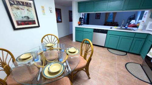 renovated 1st floor beach 250ft pool 2 bedroom apts